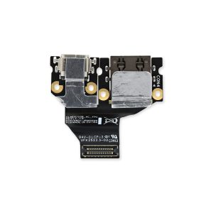 Cụm cổng USB-A và USB-C Surface Laptop Studio 2
